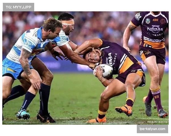 克雷莫纳密集防守缺乏层次,面对豪门球队阵地战防守组织混乱无序